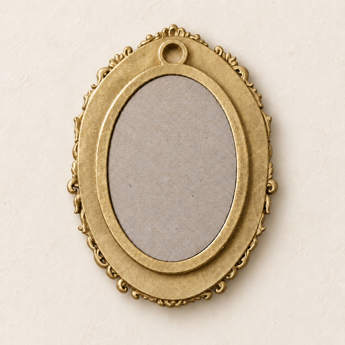 Back of the baroque frame showing the built-in hanger