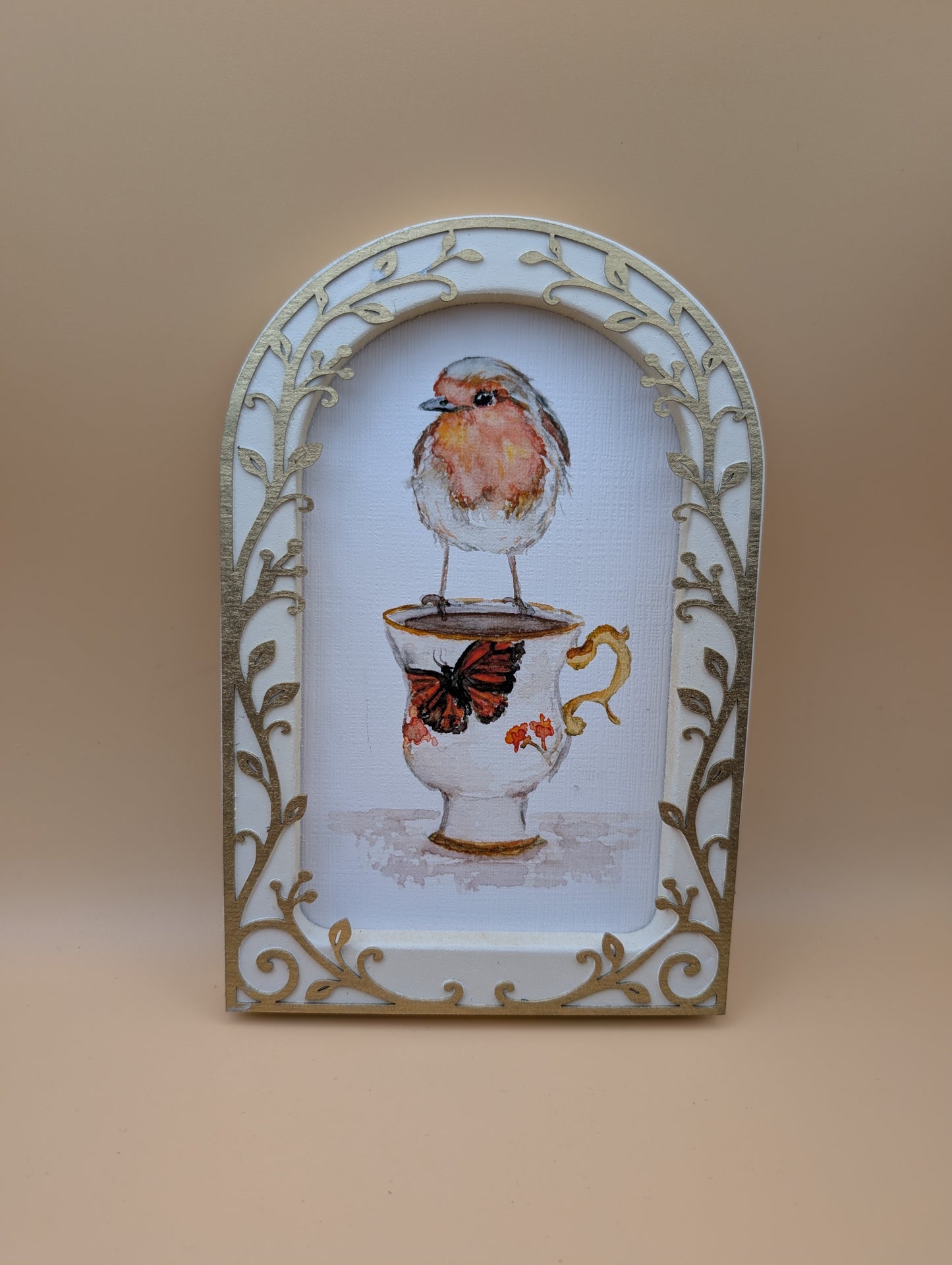 Robin on Teacup - Arched Framed Print