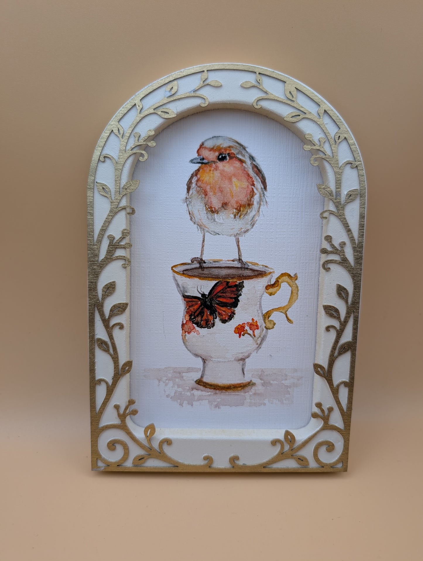 Robin on Teacup - Arched Framed Print